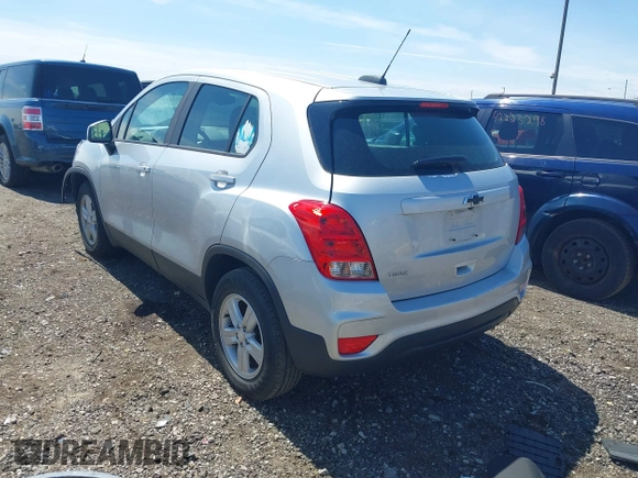 2020 Chevrolet Trax LS z VIN 3GNCJKSB0LL130816, wystawiony jako IAAI lot #42225467 z przebiegiem 55 943 mil mil oraz . Historia ofert i sprzedaży dostępna na DreamBid. Obrazek 3.