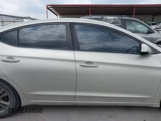 2018 Hyundai Elantra SEL z VIN 5NPD84LF4JH358837, wystawiony jako IAAI lot #42158320 z przebiegiem 111 682 mil mil oraz . Historia ofert i sprzedaży dostępna na DreamBid. Obrazek 13.