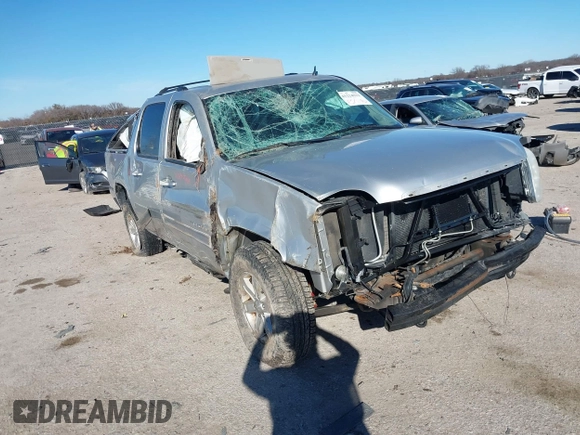 2011 GMC Yukon XL SLT with VIN 1GKS2KE30BR385063, listed as a IAAI auction lot 41224922 with Not Provided miles. Bid and sale history available at carsss.com. Image 1.