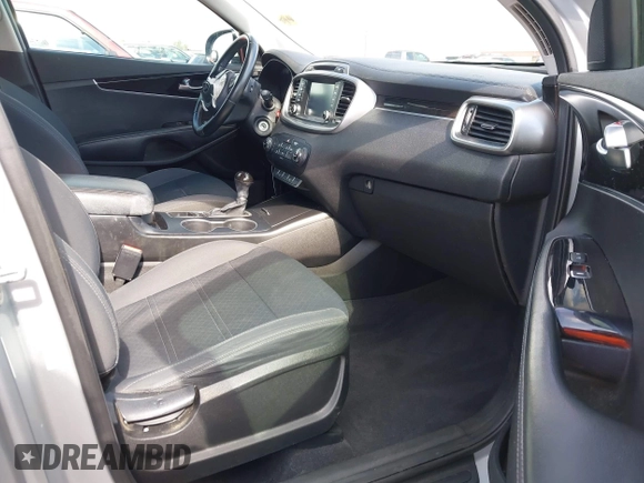 2017 Kia Sorento LX with VIN 5XYPGDA36HG280832, listed as a IAAI auction lot 42214948 with 120,318 mi miles and . Bid and sale history available at DreamBid. Image 5.