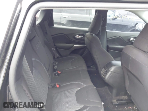 2019 Jeep Cherokee Latitude with VIN 1C4PJMCX7KD230450, listed as a IAAI auction lot 41474709 with 172,684 mi miles. Bid and sale history available at carsss.com. Image 8.