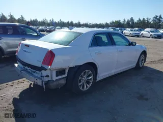 2015 Chrysler 300 Limited with VIN 2C3CCAAG3FH872168, listed as a IAAI auction lot 41967236 with 173,620 mi miles. Bid and sale history available at carsss.com. Image 4.