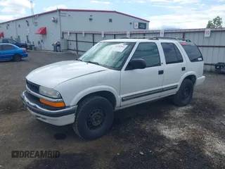 2000 Chevrolet Blazer LT с VIN 1GNDT13W1Y2366880, выставлен на аукционе IAAI как лот 42282543 с пробегом 245 806 миль миль и . История ставок и продаж доступна на DreamBid. Изображение 2.