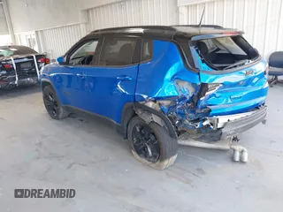 2020 Jeep Compass Altitude with VIN 3C4NJCBB3LT257440, listed as a IAAI auction lot 42115129 with 70,990 mi miles and . Bid and sale history available at carsss.com. Image 3.