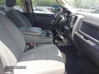 2016 Ram 2500 Tradesman with VIN 3C6UR5HJ9GG264459, listed as a IAAI auction lot 42474269 with 199,961 mi miles and . Bid and sale history available at DreamBid. Image 5.