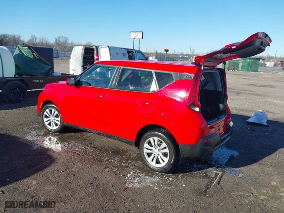 2020 Kia Soul S with VIN KNDJ23AU0L7731489, listed as a IAAI auction lot 41763903 with 32,645 mi miles. Bid and sale history available at carsss.com. Image 3.