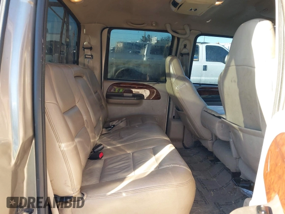 2003 Ford F-350 XL z VIN 1FTSW31P93ED31381, wystawiony jako IAAI lot #41388758 z przebiegiem 182 160 mil mil oraz . Historia ofert i sprzedaży dostępna na DreamBid. Obrazek 8.