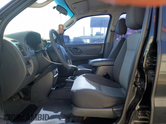 2004 Ford Escape XLS с VIN 1FMYU02194KB20656, выставлен на аукционе Copart как лот 54820755 с пробегом 107 447 миль миль и Списание • Salvage title. История ставок и продаж доступна на DreamBid. Изображение 7.