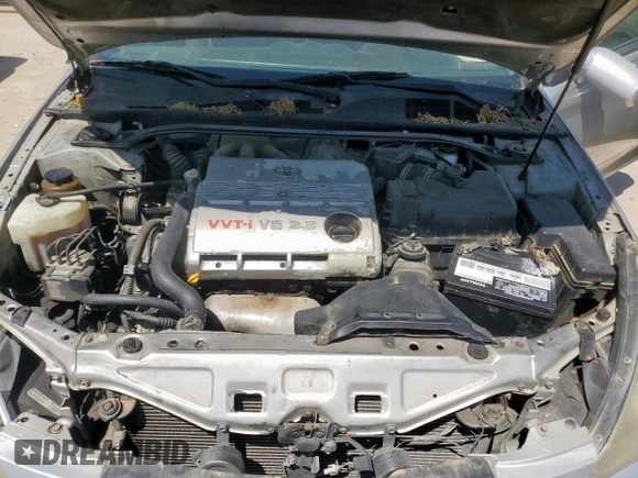 2004 Toyota Solara SE z VIN 4T1CA38P24U011041, wystawiony jako Copart lot #53261295 z przebiegiem 172 797 mil mil oraz Czysty tytuł • Clean title. Historia ofert i sprzedaży dostępna na DreamBid. Obrazek 11.
