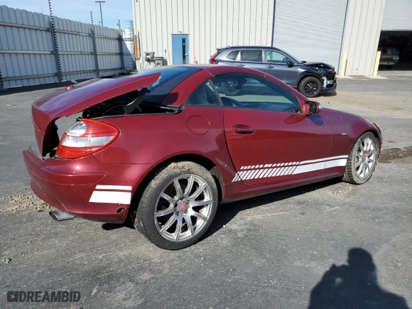 2007 Mercedes-Benz SLK-Class 3.5L with VIN WDBWK56F47F138157, listed as a Copart auction lot 44278645 with 84,704 mi miles and Salvage Title. Bid and sale history available at carsss.com. Image 3.