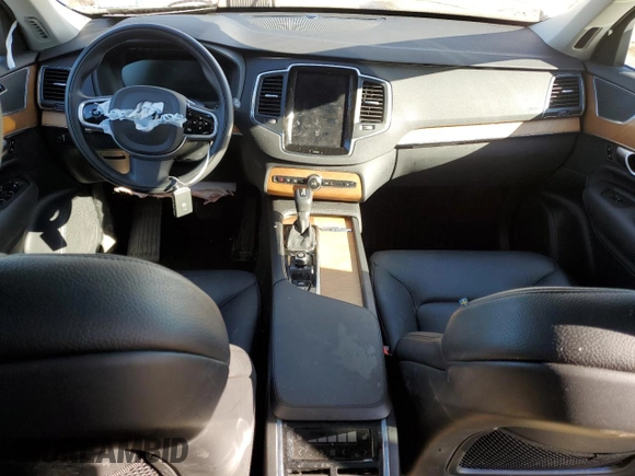 2022 Volvo XC90 Momentum with VIN YV4A221K9N1841503, listed as a Copart auction lot 43504854 with 18,880 mi miles and . Bid and sale history available at DreamBid. Image 8.