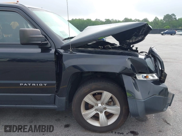 2014 Jeep Patriot Sport z VIN 1C4NJRBB0ED772116, wystawiony jako IAAI lot #42093430 z przebiegiem 98 001 mil mil oraz . Historia ofert i sprzedaży dostępna na DreamBid. Obrazek 14.