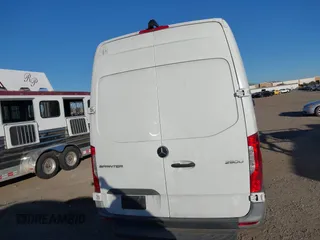 2021 Mercedes-Benz Sprinter Cargo with VIN W1Y4ECHY2MT064412, listed as a IAAI auction lot 41069328 with 88,526 mi miles and . Bid and sale history available at carsss.com. Image 16.