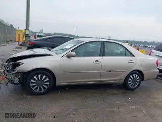 2004 Toyota Camry LE with VIN 4T1BE30K24U886720, listed as a IAAI auction lot 41890602 with 189,938 mi miles. Bid and sale history available at carsss.com. Image 15.