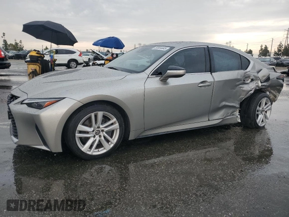 2021 Lexus IS 300 z VIN JTHA81F20M5043546, wystawiony jako Copart lot #59564445 z przebiegiem 60 471 mil mil oraz Szkoda całkowita • Salvage title. Historia ofert i sprzedaży dostępna na DreamBid. Obrazek 1.