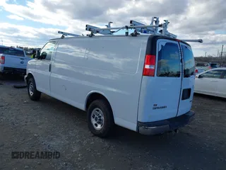 2021 GMC Savana Cargo Van with VIN 1GTW7AF78M1242423, listed as a IAAI auction lot 41479526 with 1 mi miles. Bid and sale history available at carsss.com. Image 3.