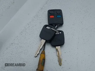 2000 Ford Explorer XLT z VIN 1FMZU73E2YZB86817, wystawiony jako IAAI lot #41768075 z przebiegiem 226 718 mil mil oraz . Historia ofert i sprzedaży dostępna na DreamBid. Obrazek 11.