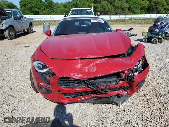 2019 FIAT 124 Spider Lusso z VIN JC1NFAEKXK0143574, wystawiony jako Copart lot #53062155 z przebiegiem 45 633 mil mil oraz Szkoda całkowita • Salvage title. Historia ofert i sprzedaży dostępna na DreamBid. Obrazek 5.