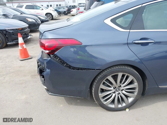2015 Hyundai Genesis 5.0L with VIN KMHGN4JF7FU085068, listed as a IAAI auction lot 41679660 with 66,540 mi miles. Bid and sale history available at carsss.com. Image 6.