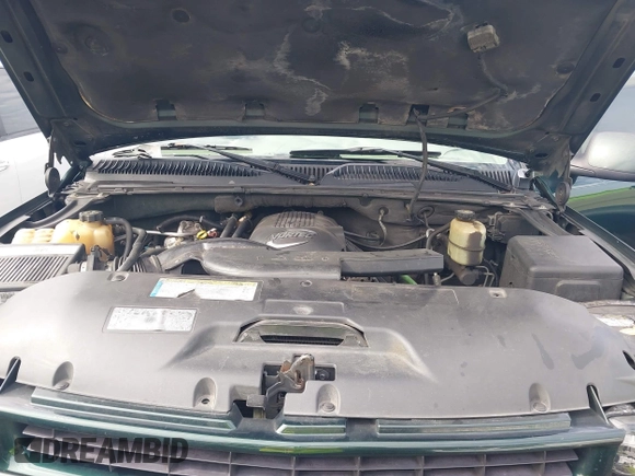 2001 Chevrolet Suburban LS with VIN 3GNGK26U11G231007, listed as a IAAI auction lot 41452238 with 339,628 mi miles. Bid and sale history available at carsss.com. Image 10.