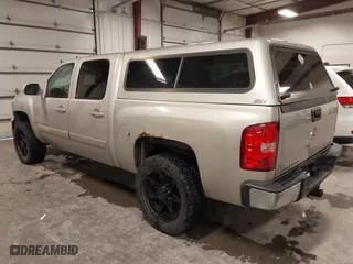 2007 Chevrolet Silverado 1500 LT w/1LT with VIN 3GCEK13307G545178, listed as a IAAI auction lot 41364329 with 241,256 mi miles. Bid and sale history available at carsss.com. Image 3.