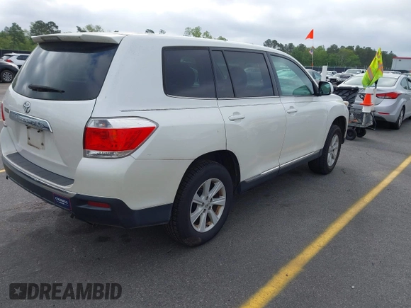 2013 Toyota Highlander with VIN 5TDZA3EH8DS040365, listed as a IAAI auction lot 41939503 with 123,581 mi miles and . Bid and sale history available at DreamBid. Image 4.