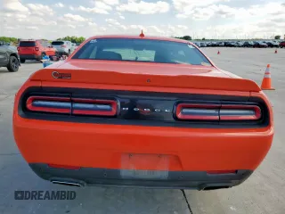2016 Dodge Challenger SXT Plus z VIN 2C3CDZAG6GH306583, wystawiony jako Copart lot #55826495 z przebiegiem 135 391 mil mil oraz Szkoda całkowita • Salvage title. Historia ofert i sprzedaży dostępna na DreamBid. Obrazek 6.