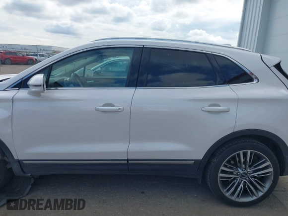 2016 Lincoln MKC Reserve with VIN 5LMTJ3DH1GUJ12829, listed as a IAAI auction lot 42370899 with 123,980 mi miles and . Bid and sale history available at DreamBid. Image 15.
