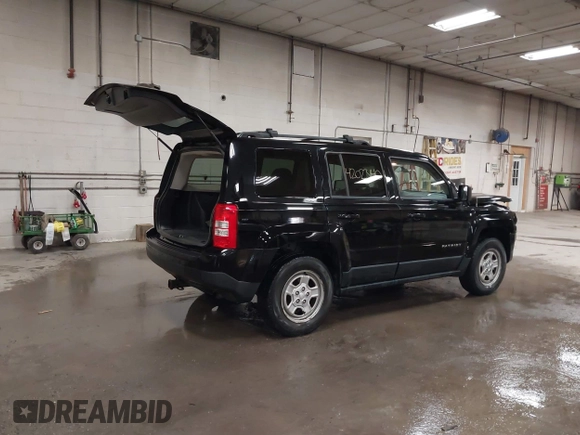 2013 Jeep Patriot Sport z VIN 1C4NJRBB9DD140293, wystawiony jako IAAI lot #42023140 z przebiegiem 84 831 mil mil oraz . Historia ofert i sprzedaży dostępna na DreamBid. Obrazek 4.