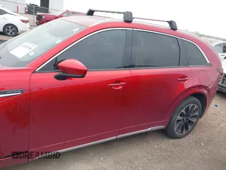 2024 Mazda CX-90 S z VIN JM3KK1HC2R1133087, wystawiony jako IAAI lot #41955750 z przebiegiem 24 217 mil mil oraz . Historia ofert i sprzedaży dostępna na DreamBid. Obrazek 14.