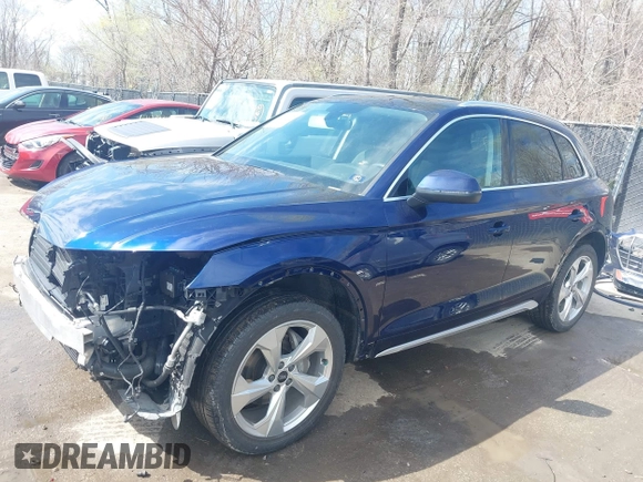 2021 Audi Q5 Premium Plus with VIN WA1BAAFY6M2015664, listed as a IAAI auction lot 41860435 with 26,088 mi miles. Bid and sale history available at carsss.com. Image 15.