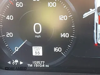 2017 Volvo XC90 Momentum with VIN YV4A22PK7H1172370, listed as a IAAI auction lot 41835935 with 103,577 mi miles. Bid and sale history available at carsss.com. Image 16.