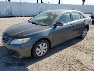 2010 Toyota Camry z VIN 4T1BF3EK3AU082976, wystawiony jako Copart lot #50528595 z przebiegiem 178 037 mil mil oraz Szkoda całkowita • Salvage title. Historia ofert i sprzedaży dostępna na DreamBid. Obrazek 1.
