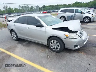 2011 Toyota Camry LE z VIN 4T1BF3EK1BU209614, wystawiony jako IAAI lot #42193388 z przebiegiem 197 732 mil mil oraz . Historia ofert i sprzedaży dostępna na DreamBid. Obrazek 1.