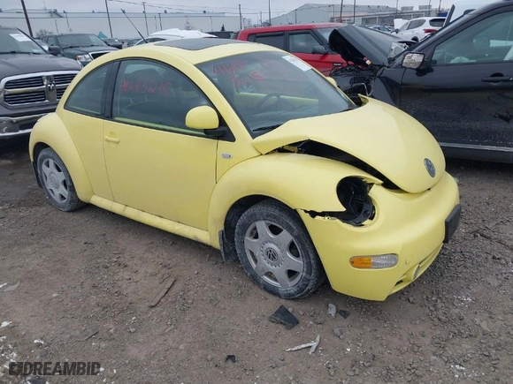 2000 Volkswagen New Beetle GLS with VIN 3VWCC21C9YM485902, listed as a IAAI auction lot 41283215 with 149,528 mi miles. Bid and sale history available at carsss.com. Image 1.