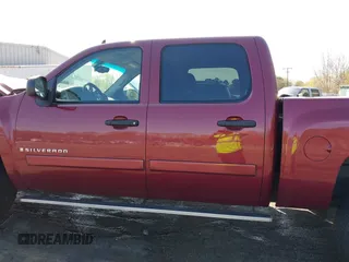 2008 Chevrolet Silverado 1500 1LT with VIN 3GCEC13018G277973, listed as a IAAI auction lot 41915142 with 177,462 mi miles and . Bid and sale history available at DreamBid. Image 15.