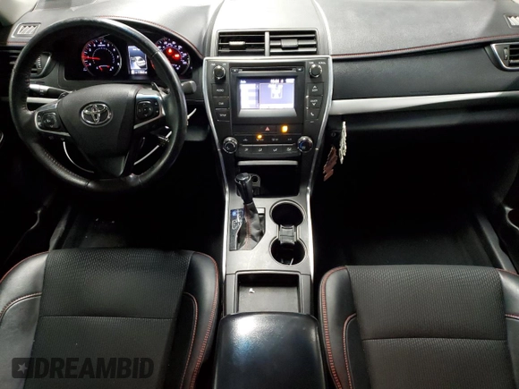 2017 Toyota Camry XLE z VIN 4T1BF1FK1HU721157, wystawiony jako Copart lot #55772635 z przebiegiem 178 665 mil mil oraz Szkoda całkowita • Salvage title. Historia ofert i sprzedaży dostępna na DreamBid. Obrazek 8.