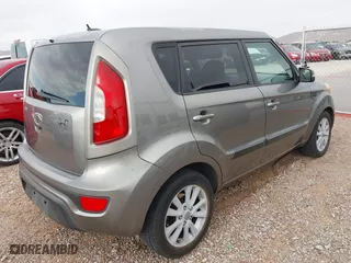 2012 Kia Soul + with VIN KNDJT2A68C7379660, listed as a IAAI auction lot 41991418 with 181,060 mi miles. Bid and sale history available at carsss.com. Image 4.