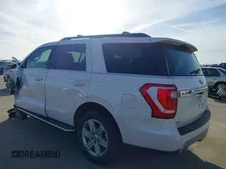 2018 Ford Expedition XLT with VIN 1FMJU1HT5JEA18863, listed as a IAAI auction lot 41815687 with 96,544 mi miles. Bid and sale history available at carsss.com. Image 3.