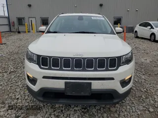 2019 Jeep Compass Latitude z VIN 3C4NJDBB5KT595474, wystawiony jako Copart lot #57227675 z przebiegiem 82 508 mil mil oraz Nie do naprawy • Non repairable. Historia ofert i sprzedaży dostępna na DreamBid. Obrazek 5.