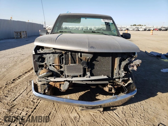 2000 GMC Sierra 1500 with VIN 1GTGC24R5YR198477, listed as a Copart auction lot 76717374 with 109,201 mi miles and Salvage Title. Bid and sale history available at DreamBid. Image 5.