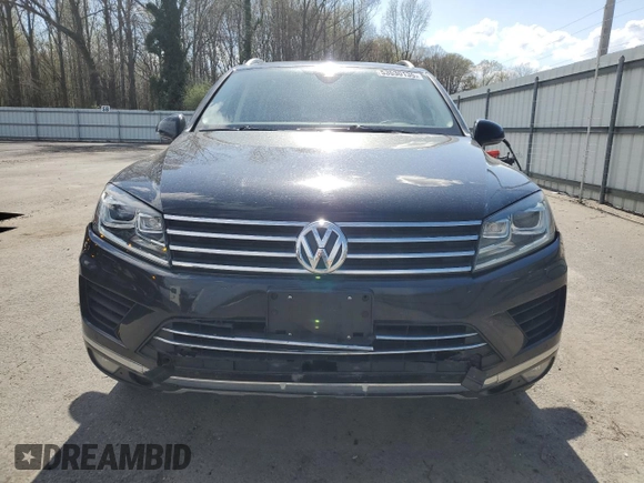 2017 Volkswagen Touareg Sport with VIN WVGEF7BP9HD004779, listed as a Copart auction lot 53530135 with 224,866 mi miles and Clean Title. Bid and sale history available at DreamBid. Image 5.