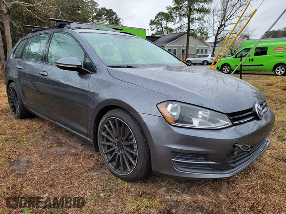 2017 Volkswagen Golf SportWagen S with VIN 3VWU17AUXHM532015, listed as a IAAI auction lot 41800500 with 81,694 mi miles. Bid and sale history available at carsss.com. Image 2.