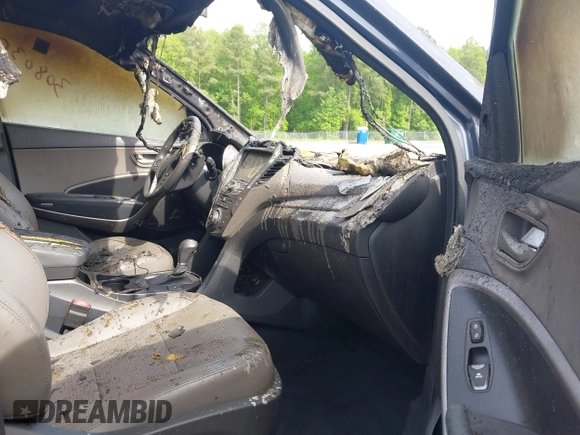 2016 Hyundai Santa Fe z VIN 5XYZU3LB4GG308030, wystawiony jako IAAI lot #42102832 z przebiegiem Nie podano mil oraz . Historia ofert i sprzedaży dostępna na DreamBid. Obrazek 5.