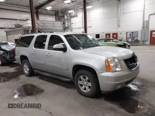 2013 GMC Yukon XL SLT z VIN 1GKS2KE71DR342261, wystawiony jako IAAI lot #42018535 z przebiegiem 201 847 mil mil oraz . Historia ofert i sprzedaży dostępna na DreamBid. Obrazek 1.