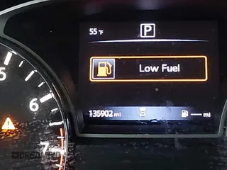 2018 Nissan Pathfinder S z VIN 5N1DR2MN7JC621109, wystawiony jako IAAI lot #42184064 z przebiegiem 135 902 mil mil oraz . Historia ofert i sprzedaży dostępna na DreamBid. Obrazek 15.