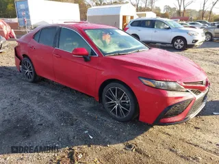 2022 Toyota Camry SE with VIN 4T1G11AK5NU011038, listed as a IAAI auction lot 41747805 with 41,044 mi miles. Bid and sale history available at carsss.com. Image 1.