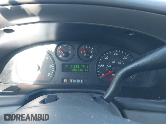 2004 Ford Taurus SES with VIN 1FAFP55U74A157139, listed as a IAAI auction lot 40979572 with 203,935 mi miles and . Bid and sale history available at DreamBid. Image 7.