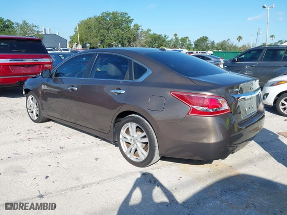 2013 Nissan Altima 3.5 SL with VIN 1N4BL3APXDN433871, listed as a IAAI auction lot 42039383 with 161,200 mi miles. Bid and sale history available at carsss.com. Image 3.