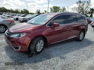 2020 Chrysler Pacifica Touring L with VIN 2C4RC1BG6LR196079, listed as a Copart auction lot 59307915 with 97,611 mi miles and Non repairable. Bid and sale history available at DreamBid. Image 1.